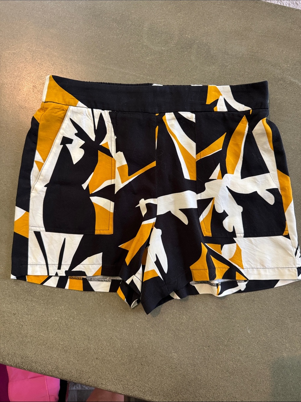 Dressy tropical pattern high rise Nine West shorts